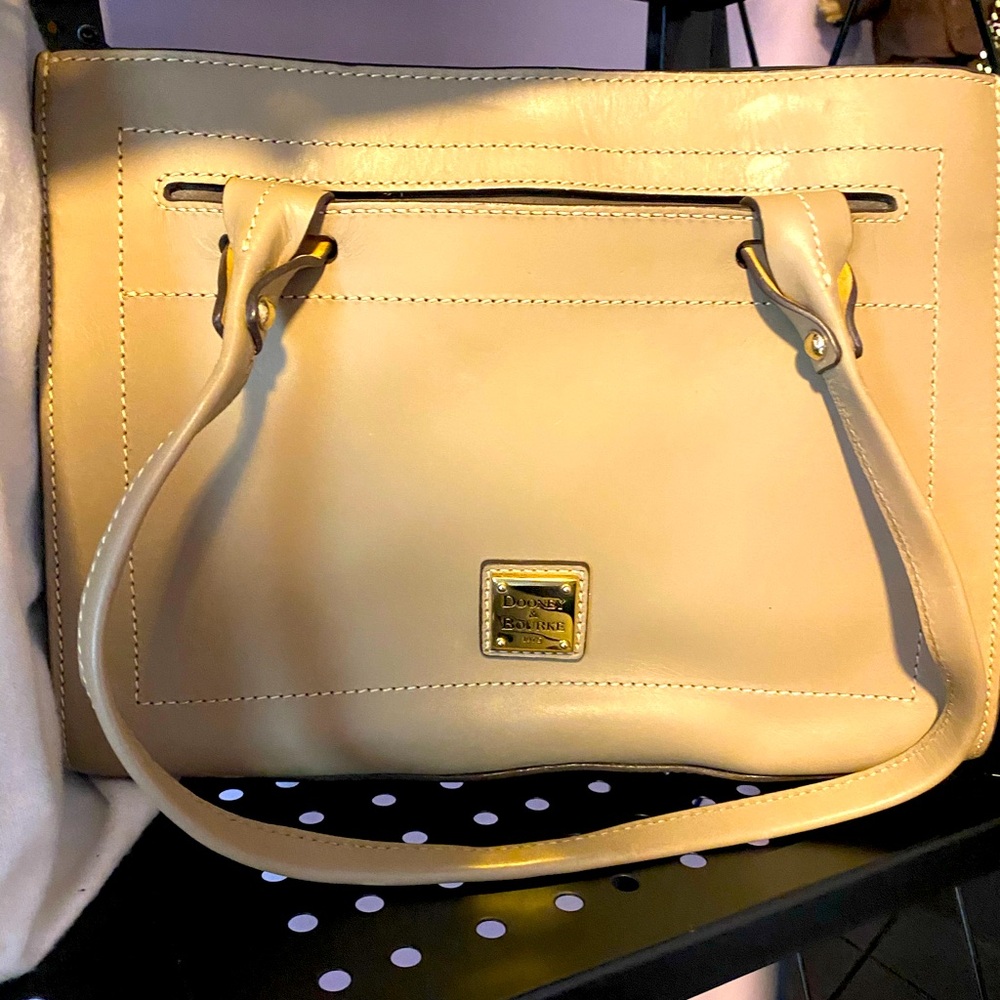 Dooney & bourke bag